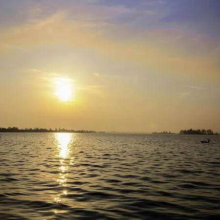 On A Private Island In The Loosdrechtse Plassen Holiday home